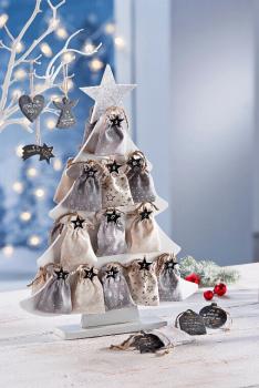 Adventskalender "Tanne" mit 24 Schiefer-Anhängern